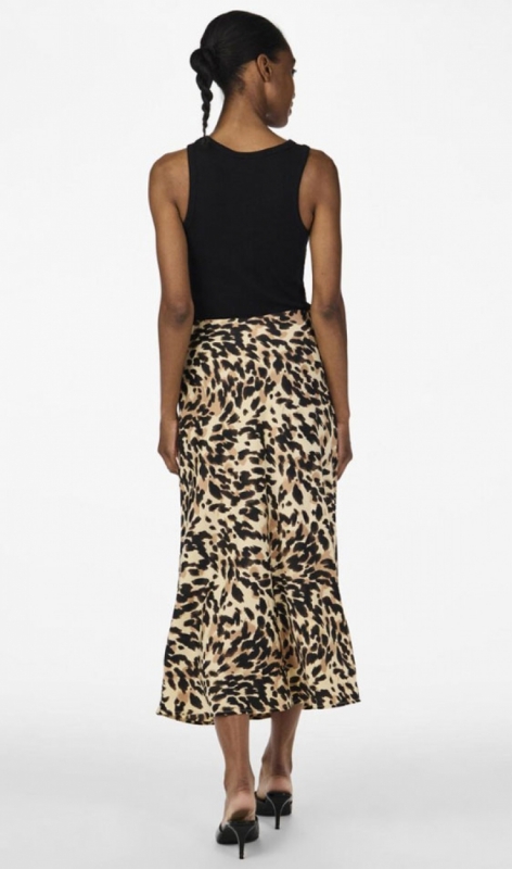 26030737 black leopard