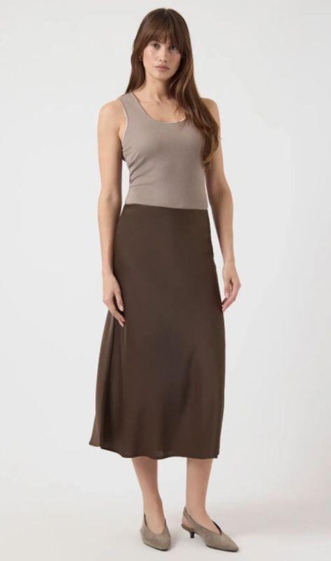 26030737 chocolate brown