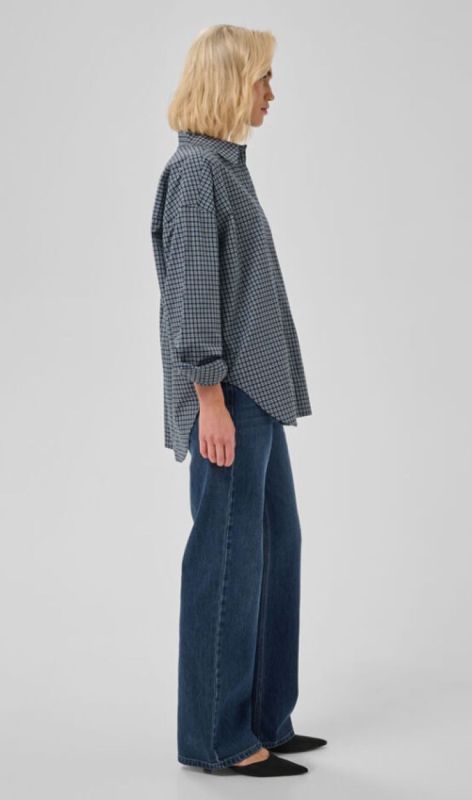 10704222 dark blue retro