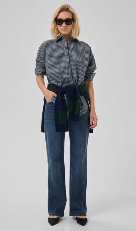 10704222 dark blue retro