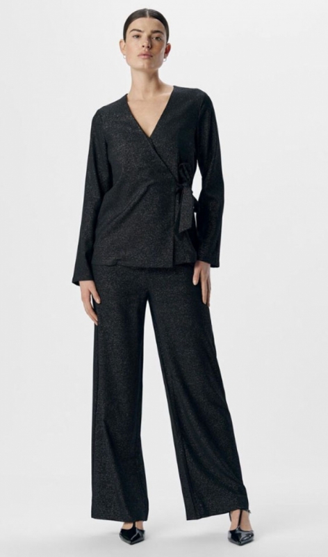 23046292 black glitter