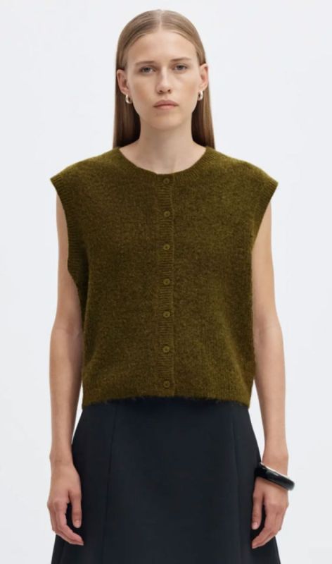 16098808 fir green