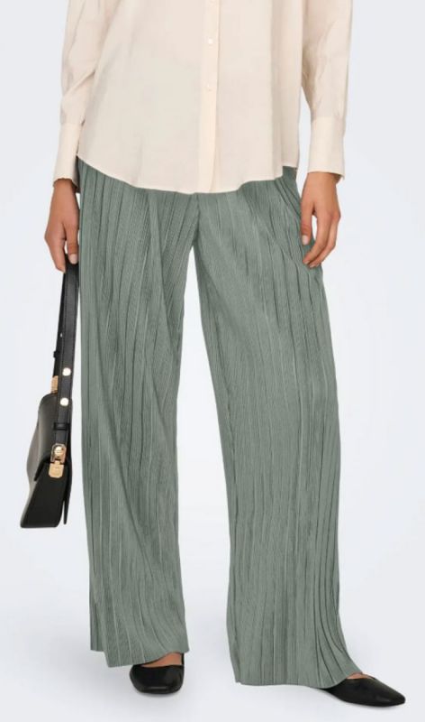 15318505 agave green