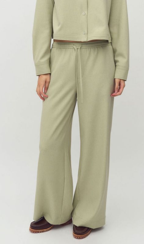 61289751 pistachio green
