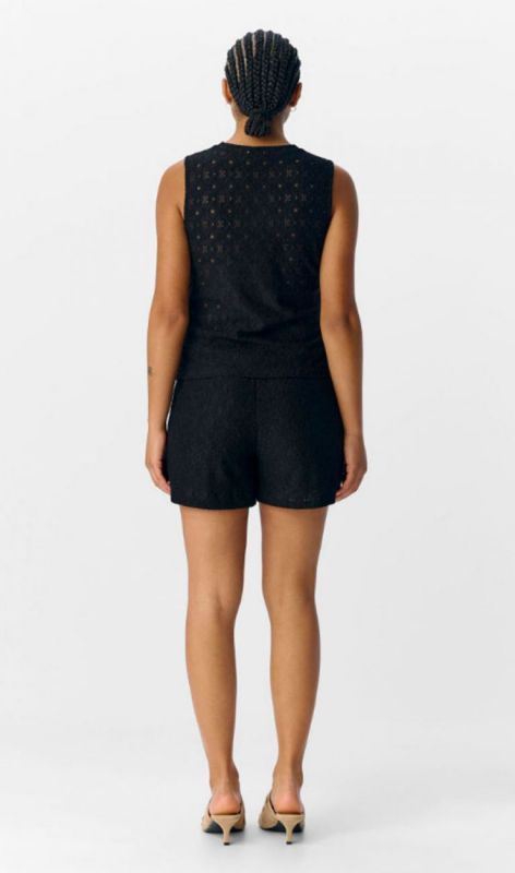 23046490 black