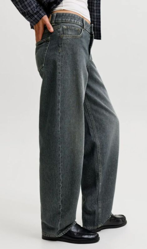 12303526 black denim