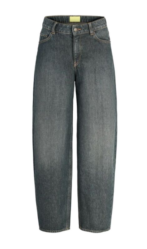 12303526 black denim