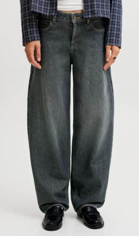 12303526 black denim