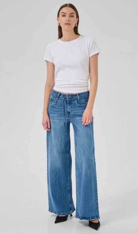 10705256 medium blue