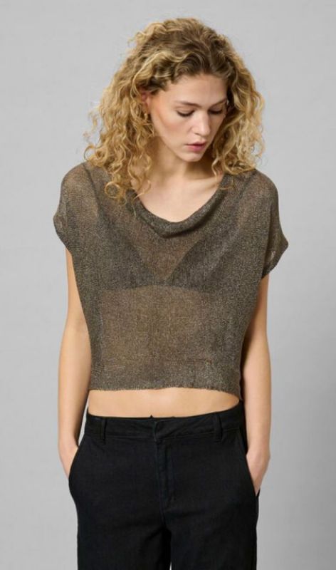 10705368 black amber met