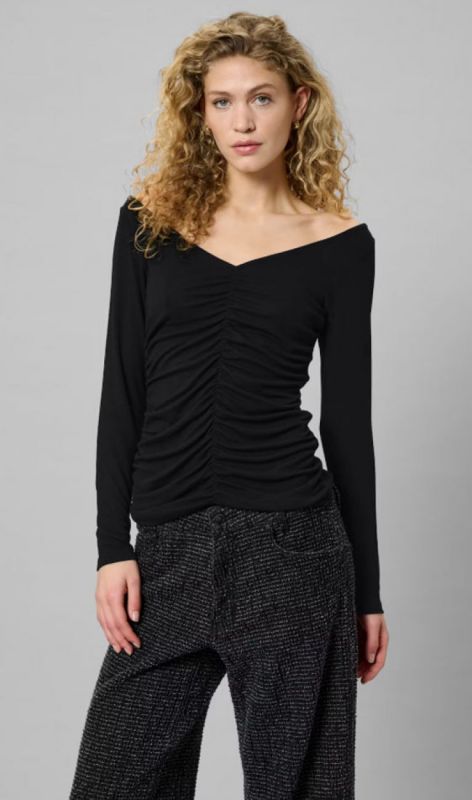 10705396 black