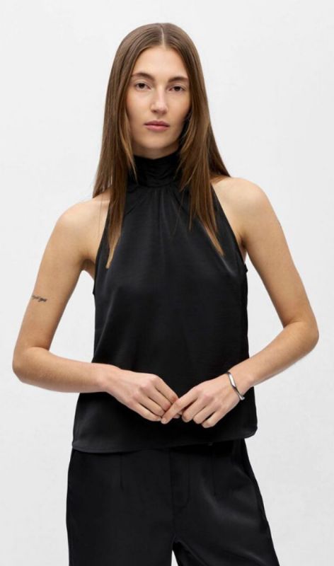 23048666 black
