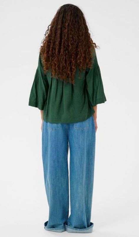30408898 trekking green