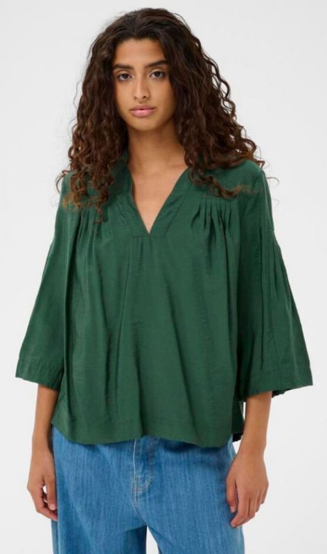30408898 trekking green