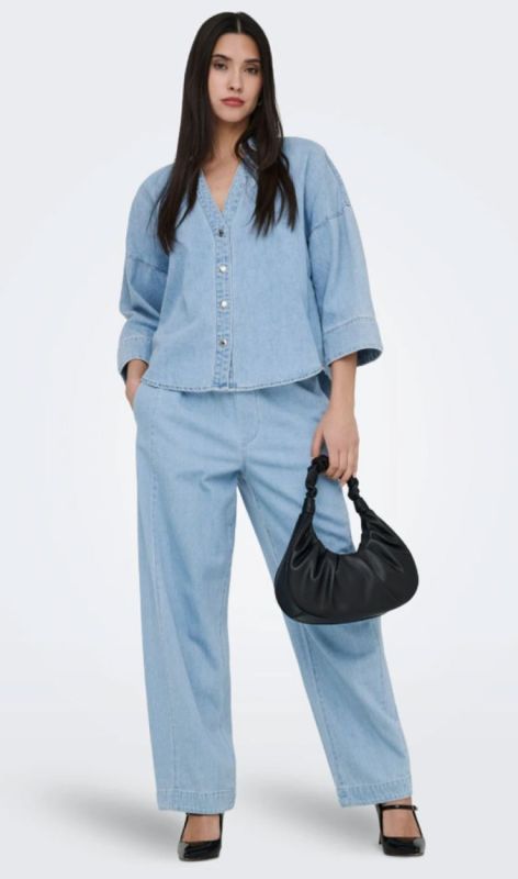 15369114 light blue den