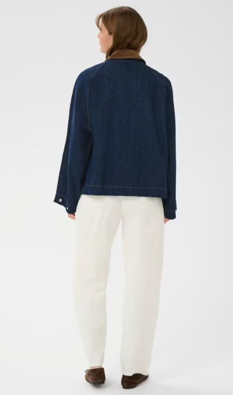 30409017 dark blue den