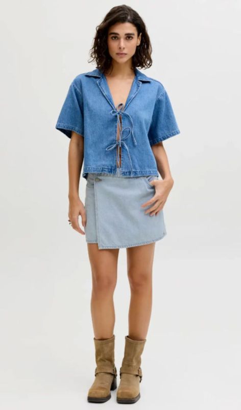 12269114 light blue den