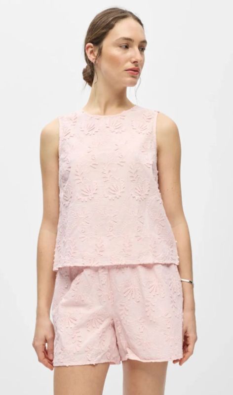 23048629 pale lilac