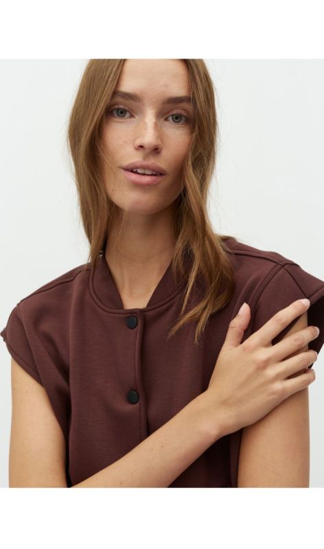 61841096 warm brown