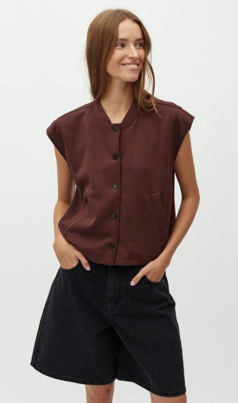 61841096 warm brown