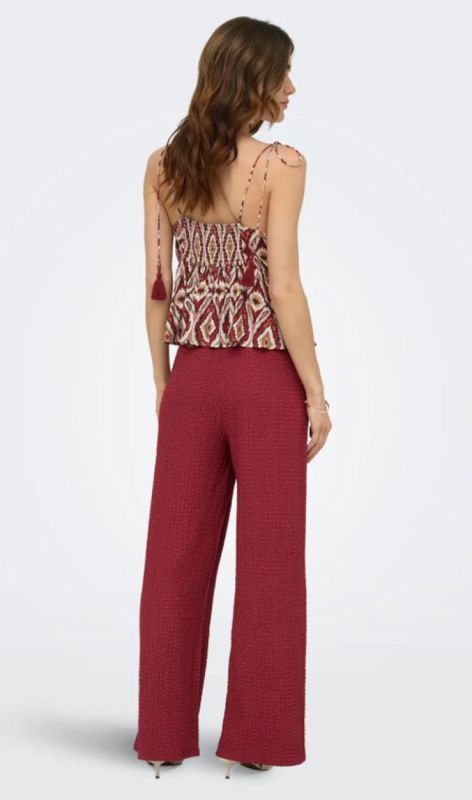 15374557 brick red