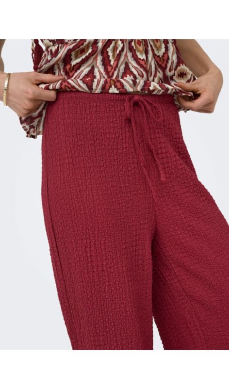 15374557 brick red