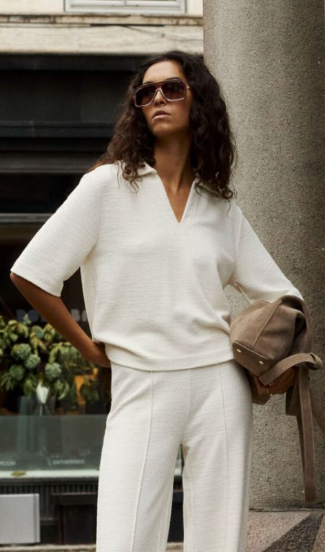 30409326 whisper white
