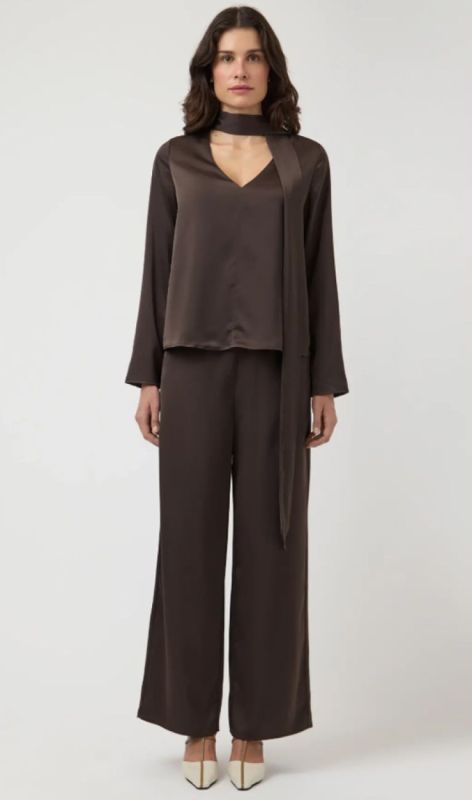 26041054 chocolate brown