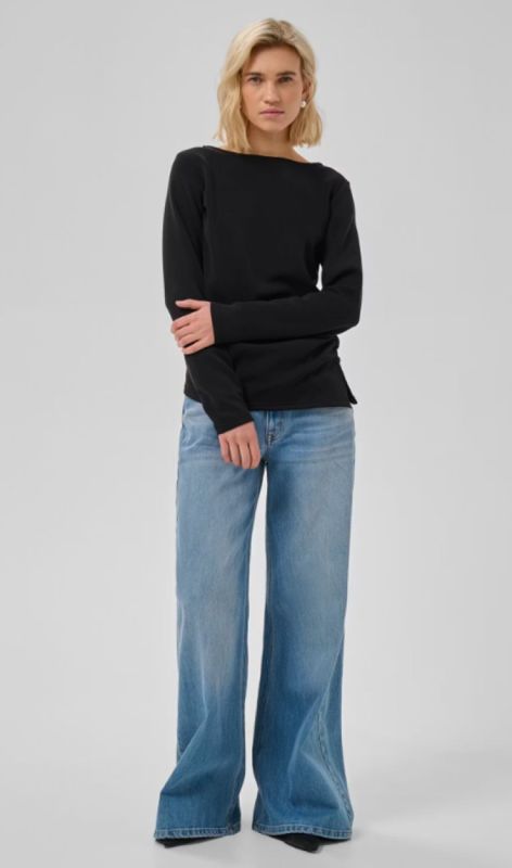 10705662 black