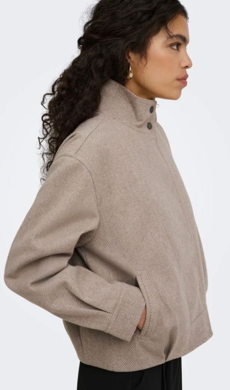 15384778 simply taupe me