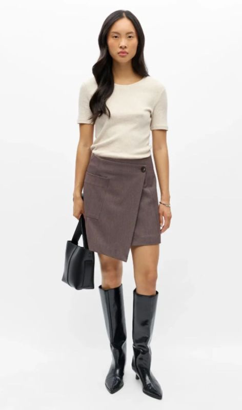 23049949 seal brown mel