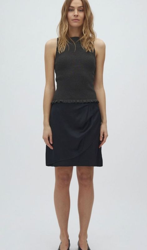 57351479 black