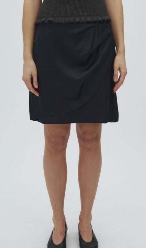 57351479 black