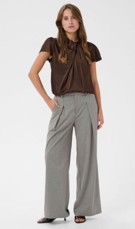 30516022 chocolate brown